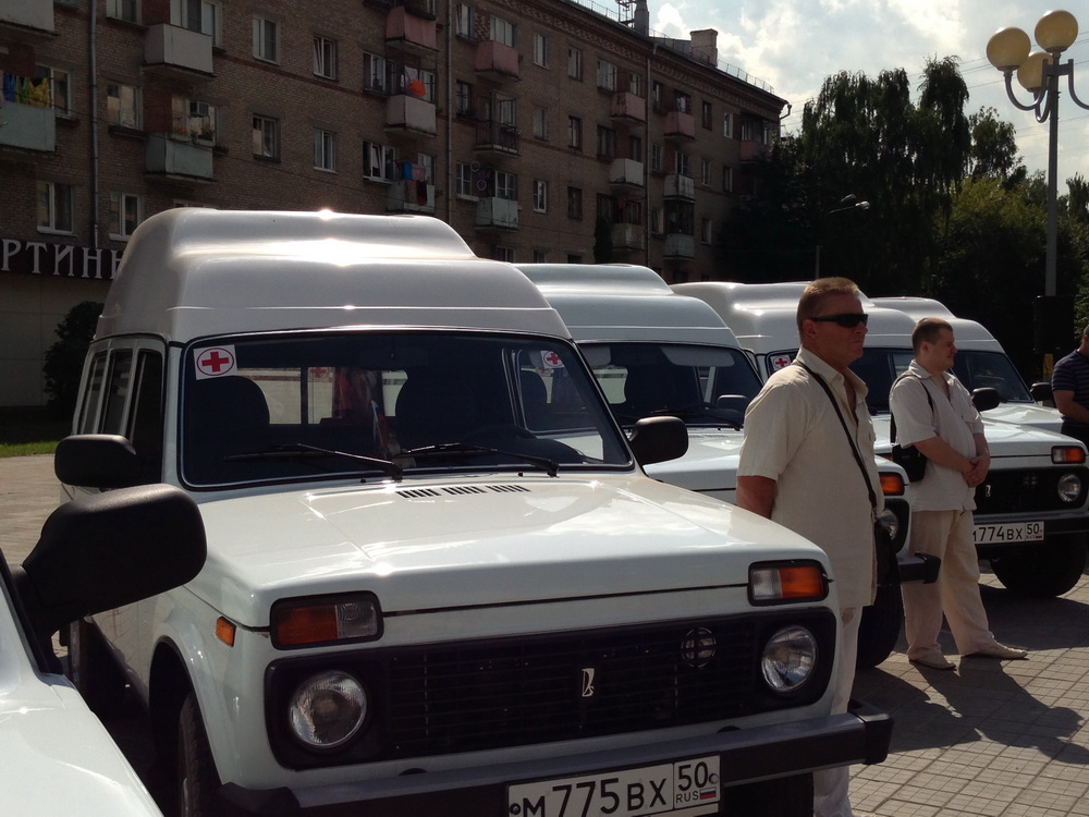 Поликлиники Балашихи получили новые санитарные автомобили